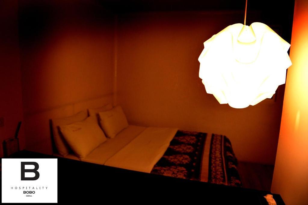 Bobo Hotel Hongdae Szöul Szoba fotó
